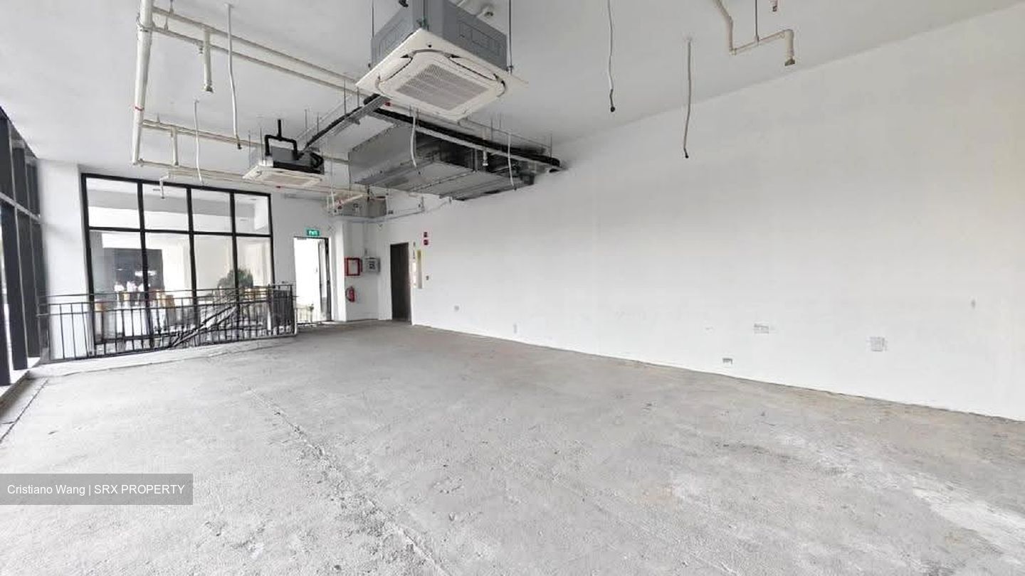 Penrose (D14), Retail #613316011
